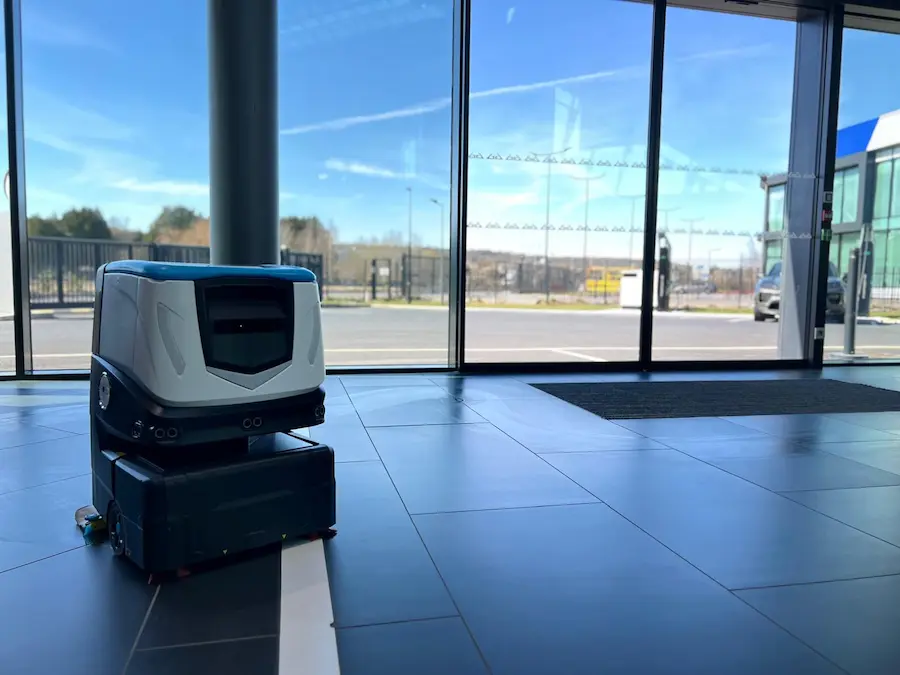 Robot de nettoyage industriel